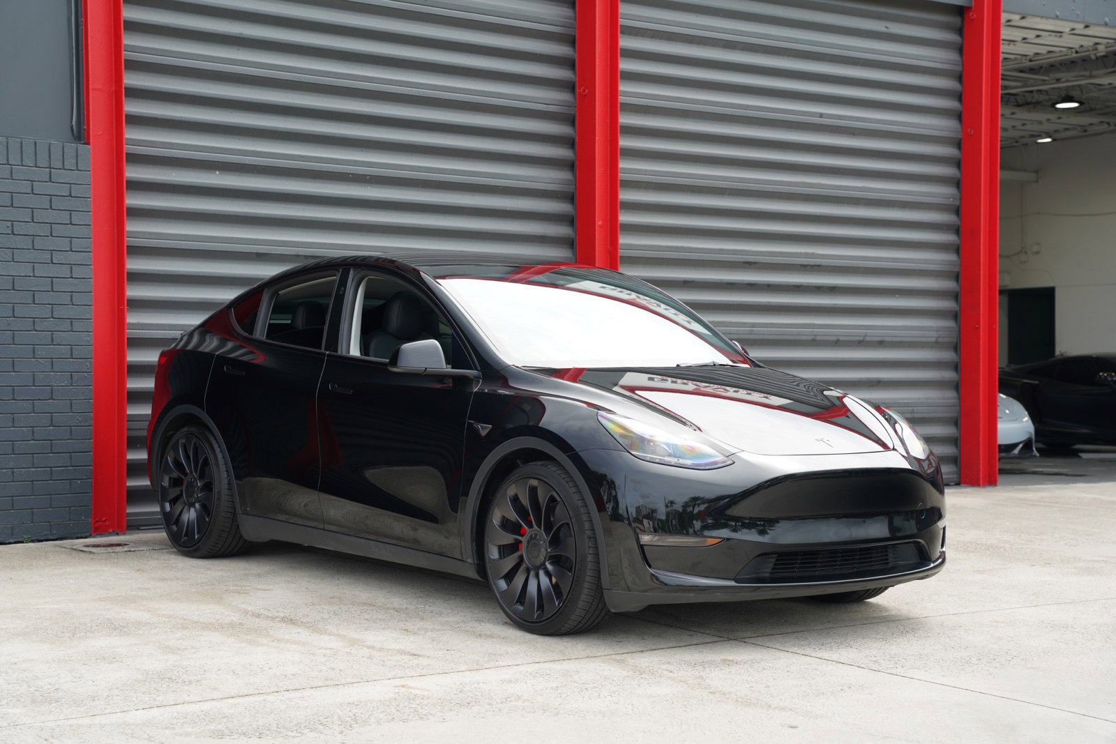 Used 2023 Tesla Model Y Performance AWD/4WD image 3