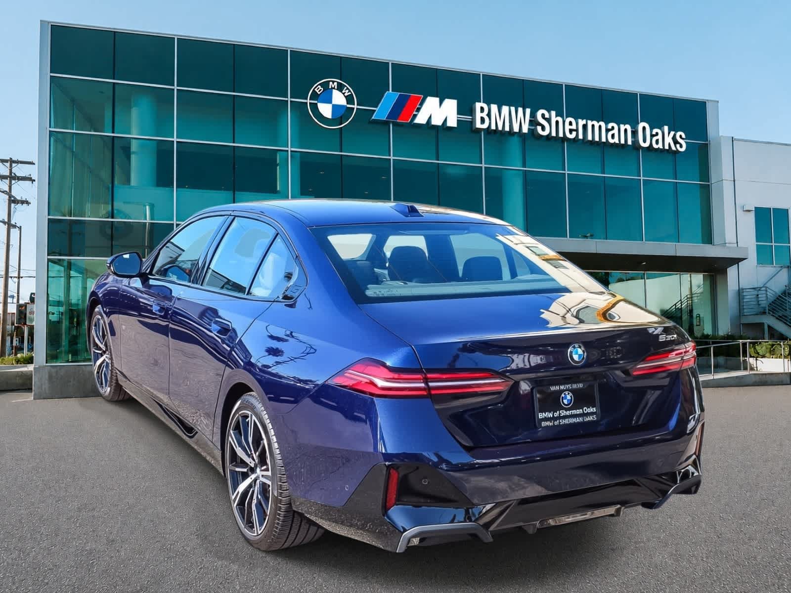 Used 2026 BMW 530i w/ M Sport Package RWD image 6