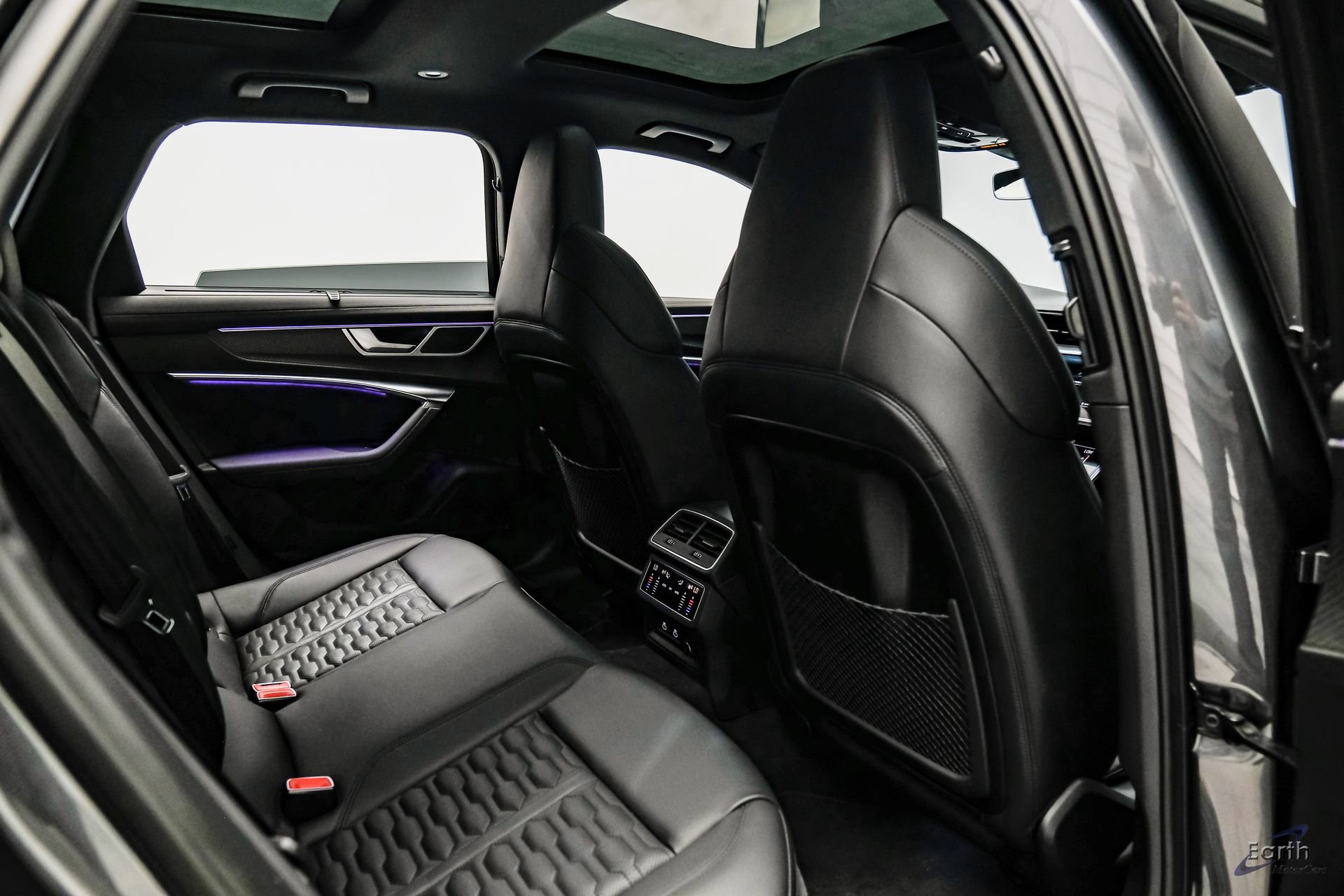 Used 2023 Audi RS 6 w/ Black Optic Package image 87