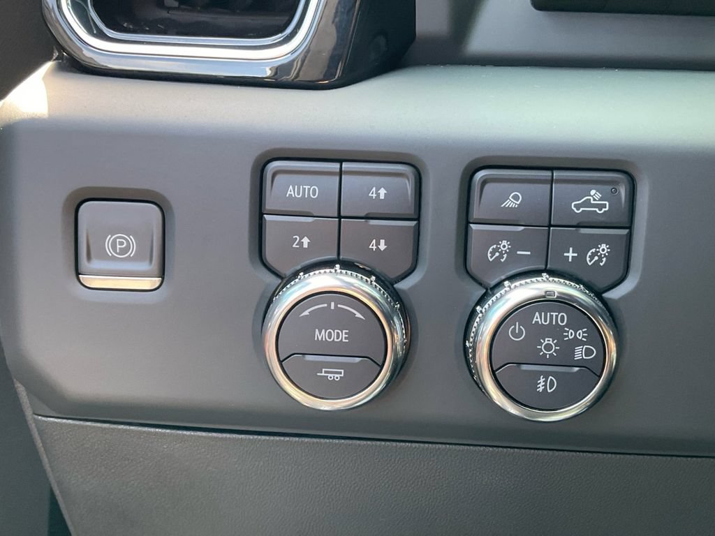 Used 2024 GMC Sierra 1500 Denali Ultimate AWD/4WD image 11