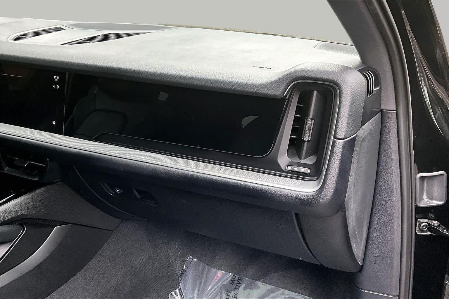 Used 2024 Porsche Cayenne AWD/4WD image 19