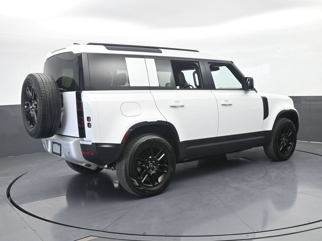 Used 2025 Land Rover Defender 110 S AWD/4WD image 6