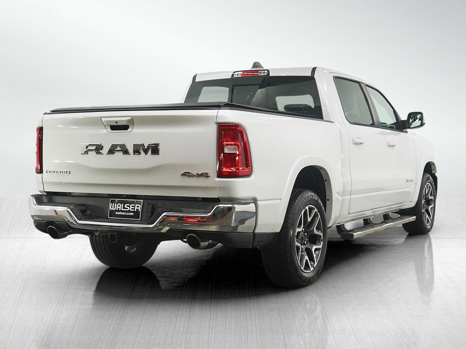 Used 2025 RAM 1500 Laramie AWD/4WD image 5
