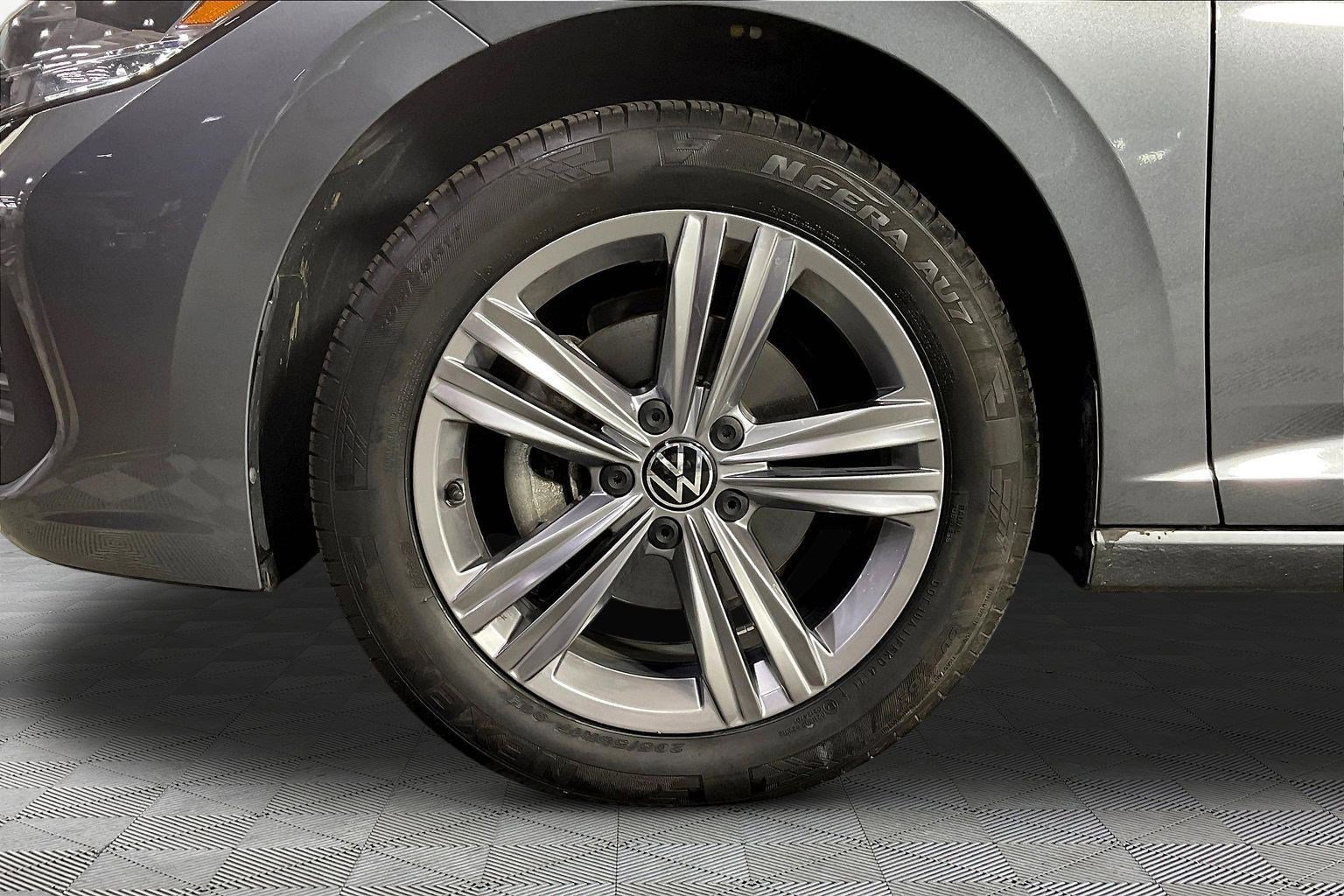 Used 2023 Volkswagen Jetta SE FWD image 31