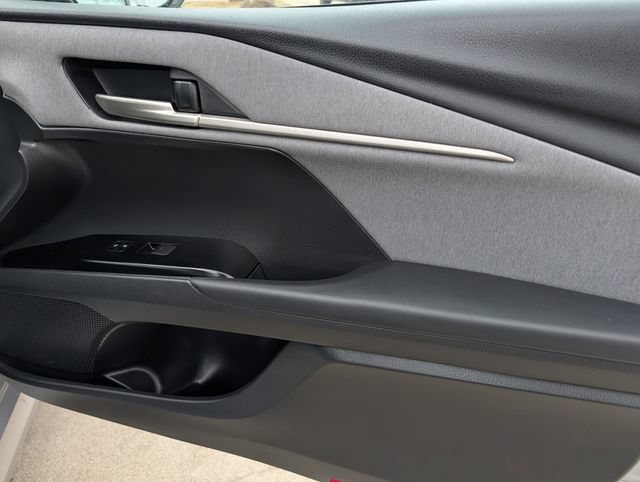 Used 2025 Toyota Camry LE FWD image 31