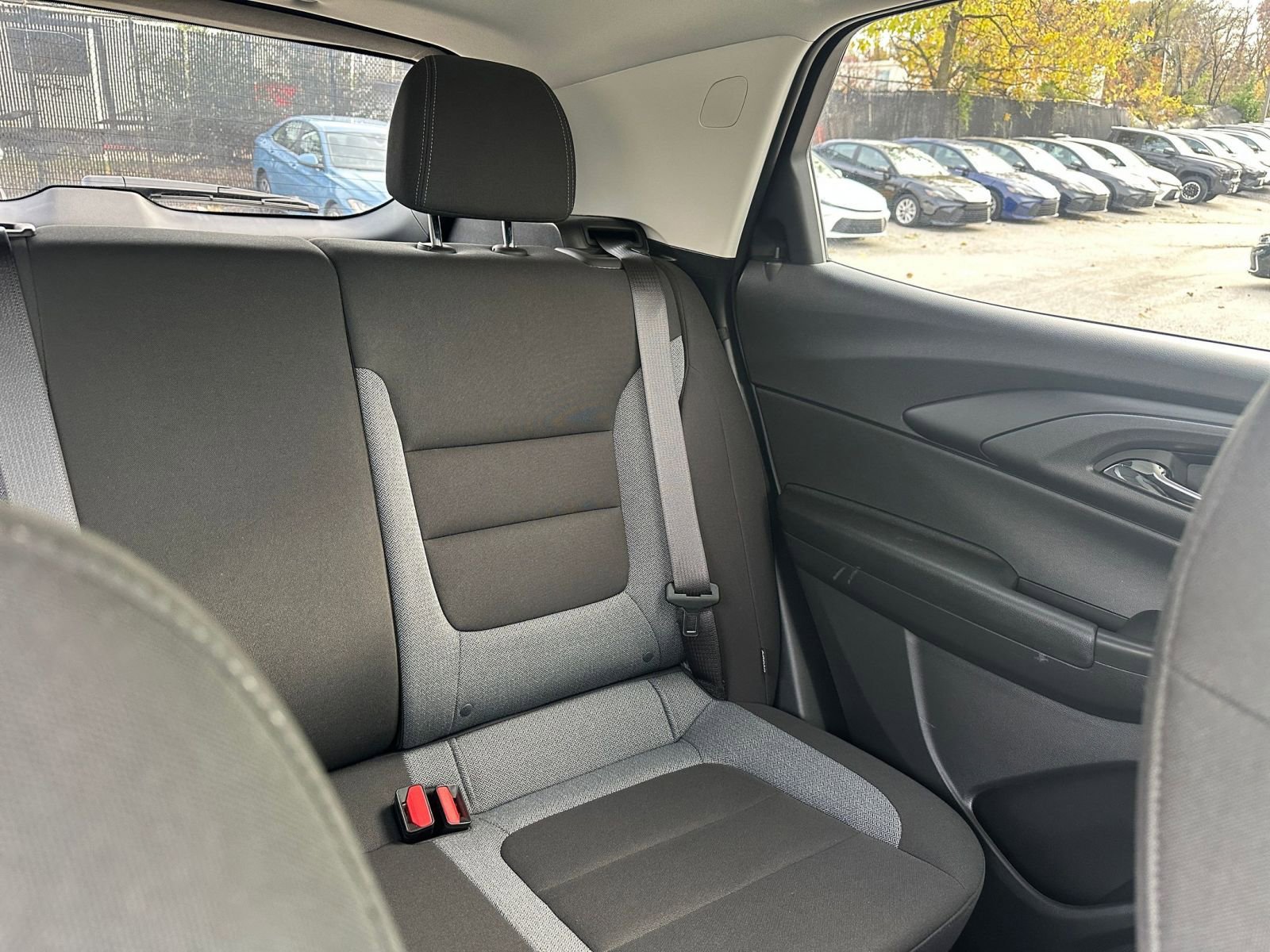 Used 2025 Chevrolet TrailBlazer LT image 35