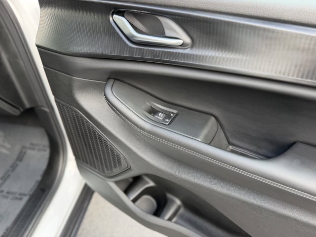 Used 2025 Jeep Grand Cherokee Laredo AWD/4WD image 33
