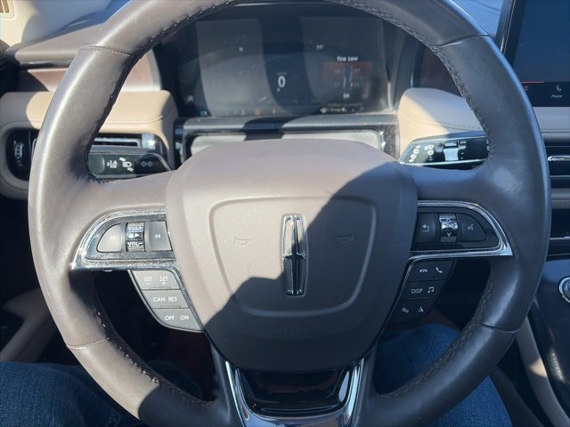 Used 2023 Lincoln Nautilus Reserve image 22