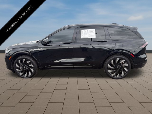 Certified 2024 Lincoln Nautilus Reserve w/ Equipment Group 202A AWD/4WD image 3