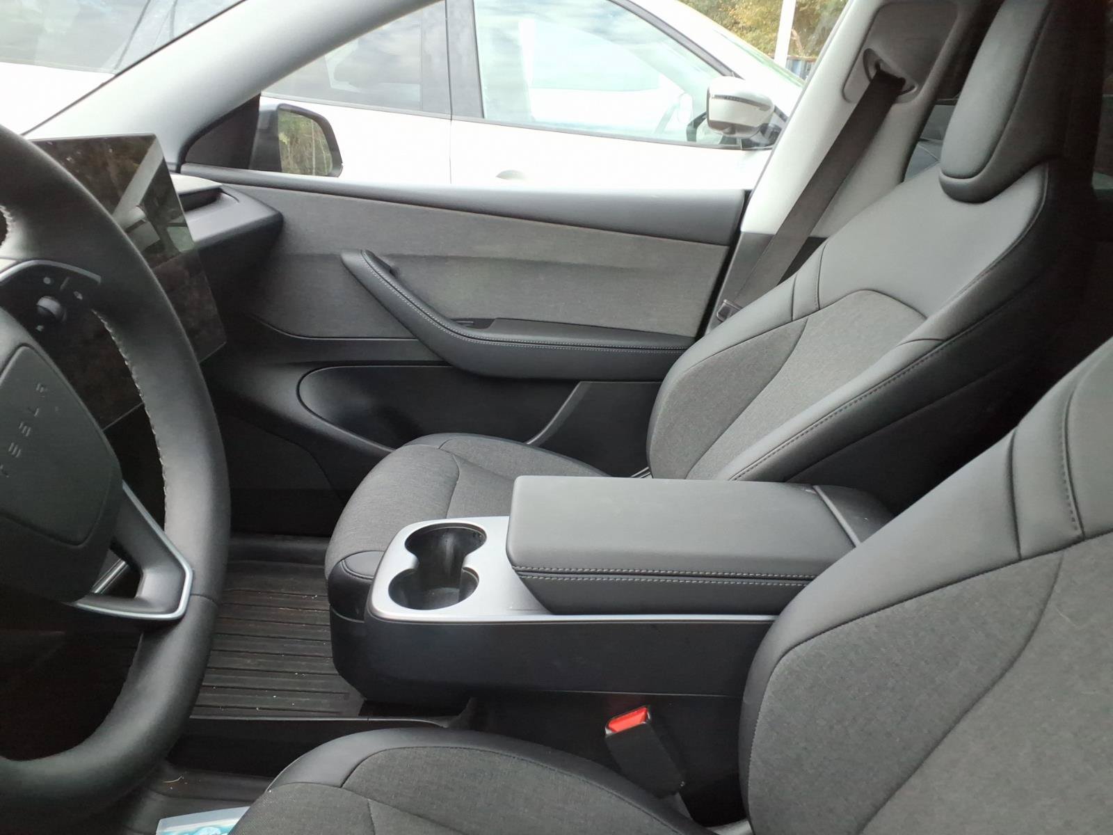 Used 2026 Tesla Model Y 2WD image 8
