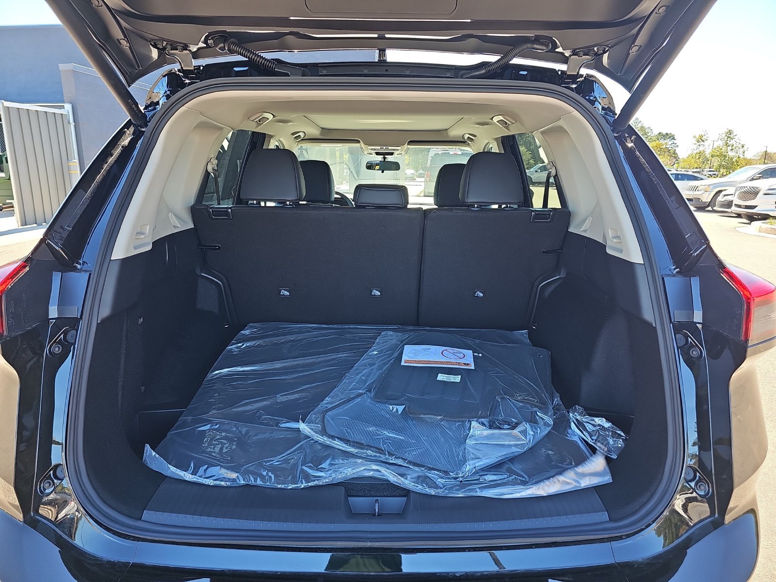 New 2027 Nissan Rogue Dark Armor FWD image 14