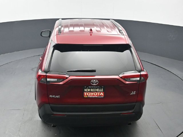 Certified 2021 Toyota RAV4 LE AWD/4WD image 36