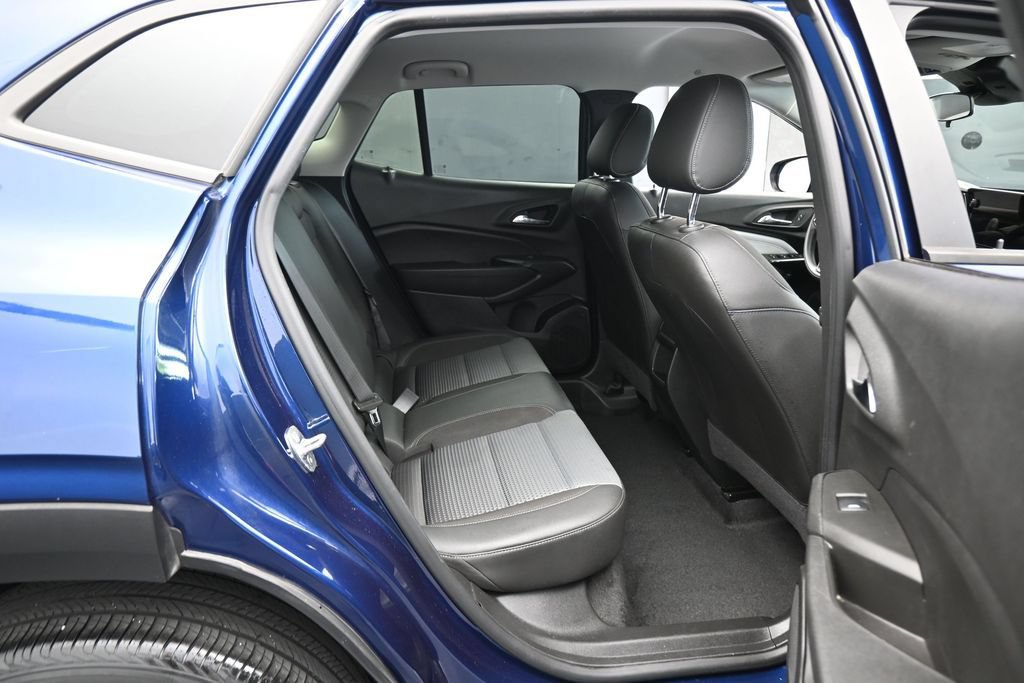 Used 2024 Chevrolet Trax LT FWD image 33