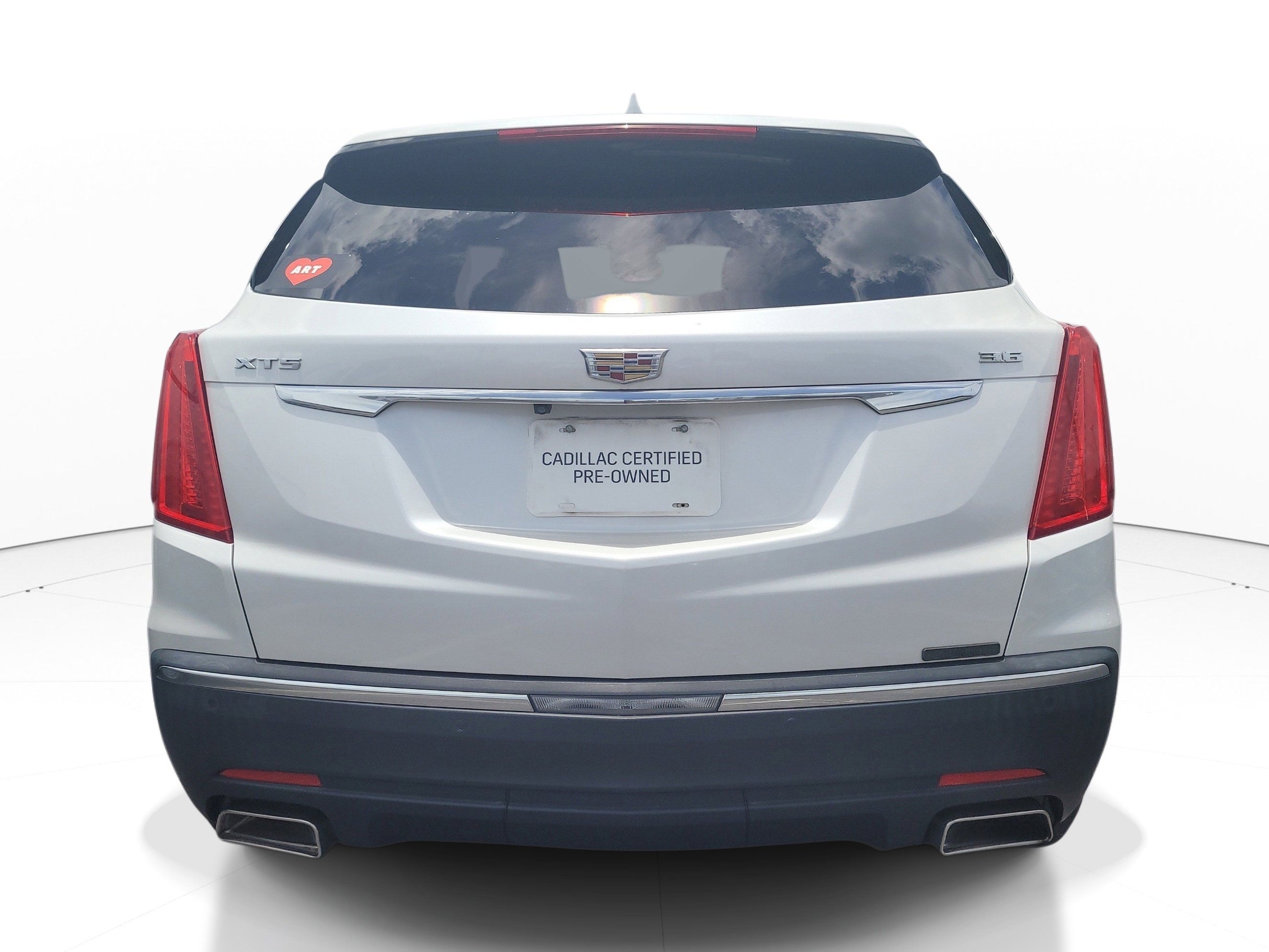 Used 2017 Cadillac XT5 Luxury w/ Driver Awareness Package FWD image 6