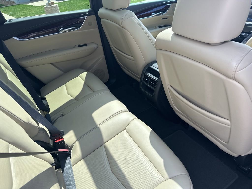 Used 2019 Cadillac XT5 Luxury w/ Advanced Security Package FWD image 26