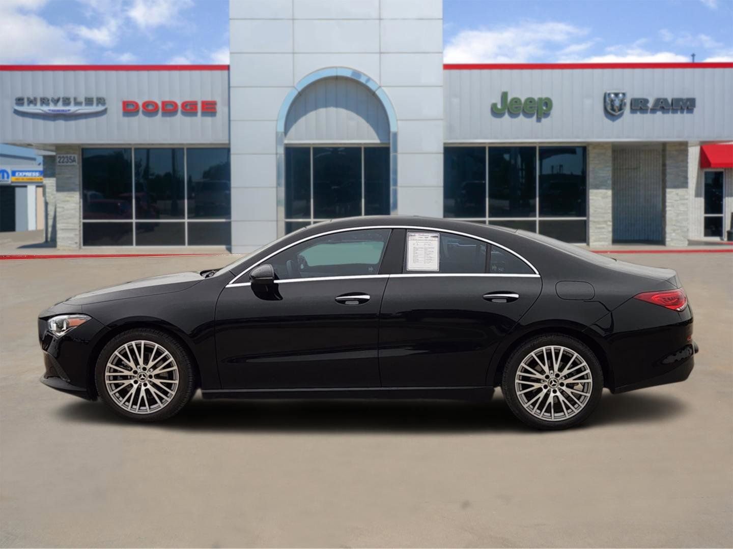 Used 2023 Mercedes-Benz CLA 250 image 3