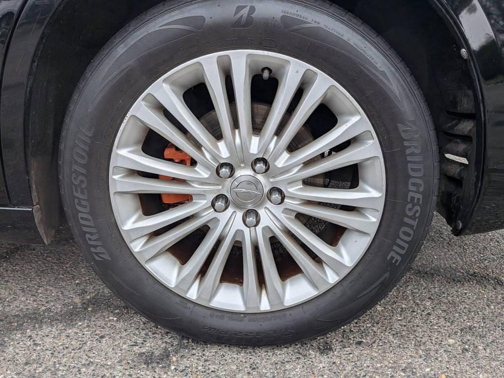 Used 2013 Chrysler 300 C image 14