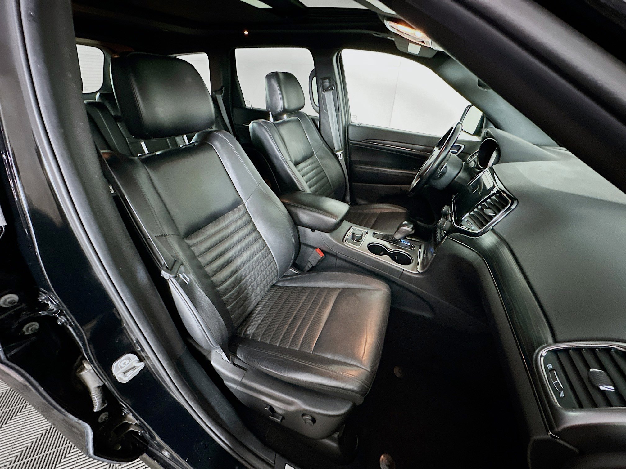 Used 2020 Jeep Grand Cherokee Limited X image 31