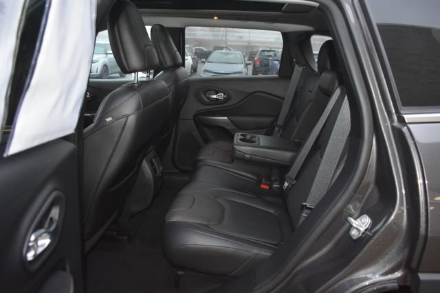 Used 2019 Jeep Cherokee Limited w/ Luxury Group image 38