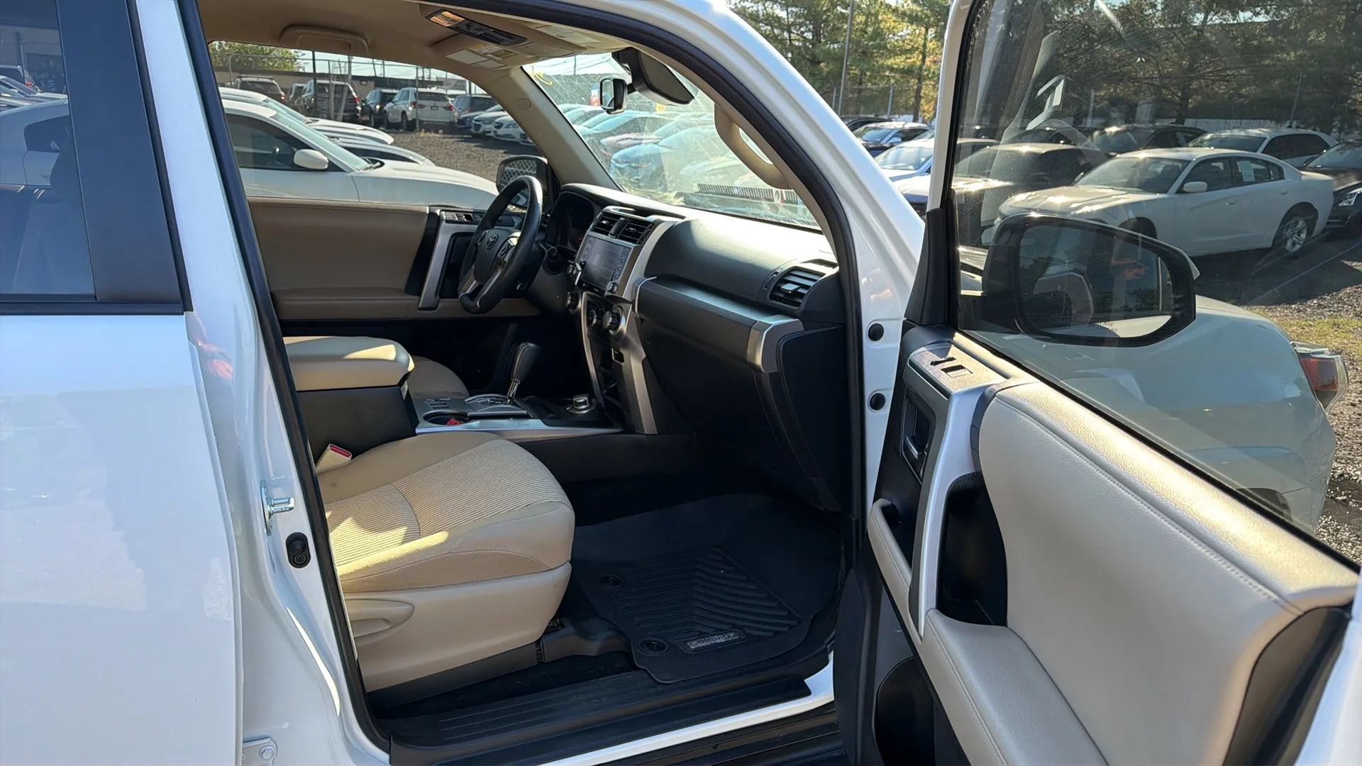 Used 2022 Toyota 4Runner SR5 AWD/4WD image 25
