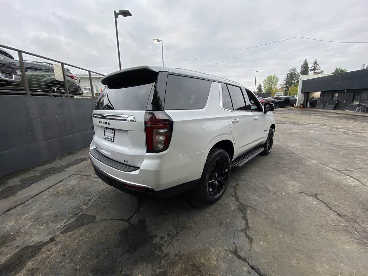 Used 2023 Chevrolet Tahoe LT w/ Luxury Package AWD/4WD image 6
