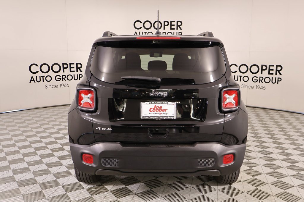 Used 2023 Jeep Renegade Latitude w/ Premium Group image 23
