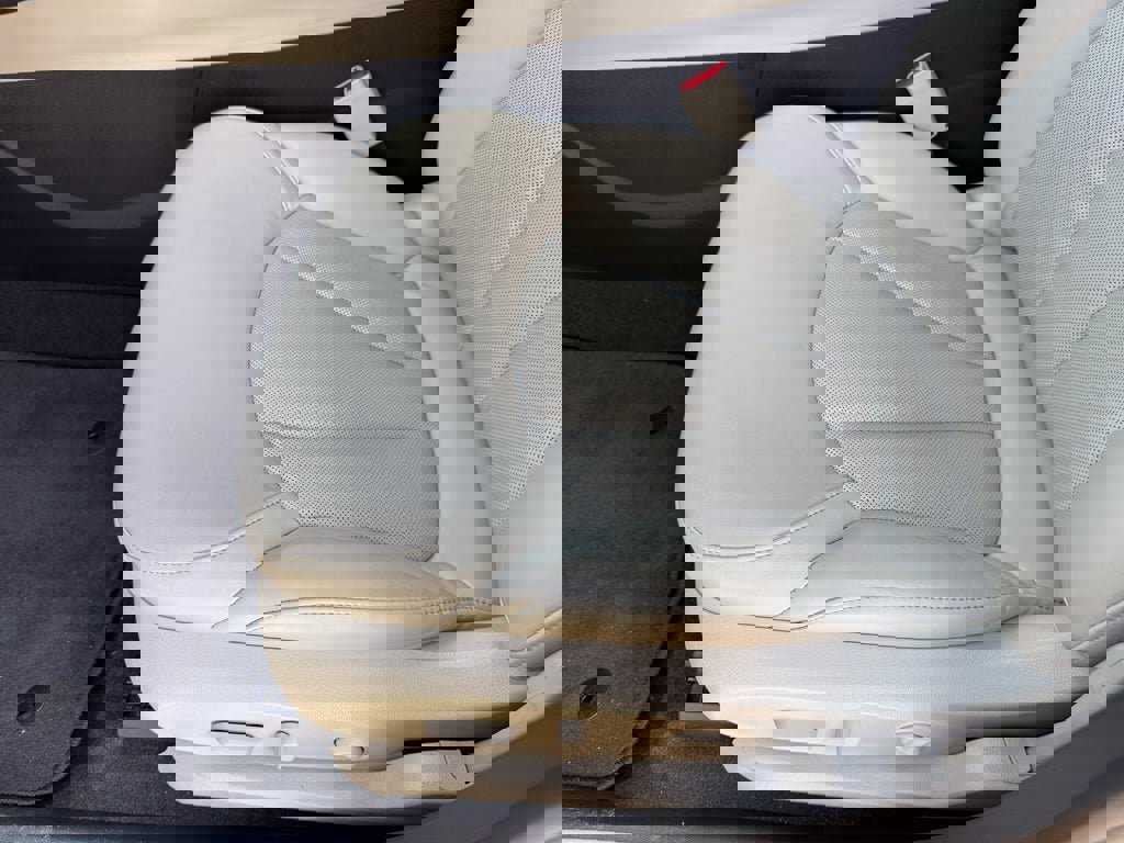 Used 2020 Buick Envision Essence w/ Experience Buick Package image 12