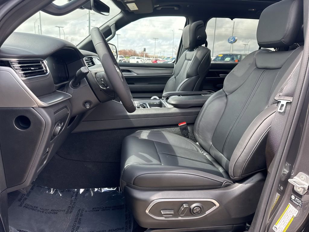 New 2026 Jeep Grand Wagoneer Limited AWD/4WD image 4
