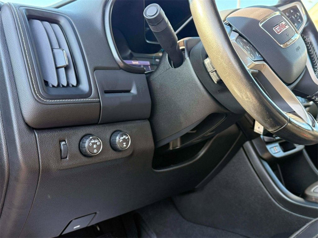 Used 2022 GMC Canyon Denali image 16