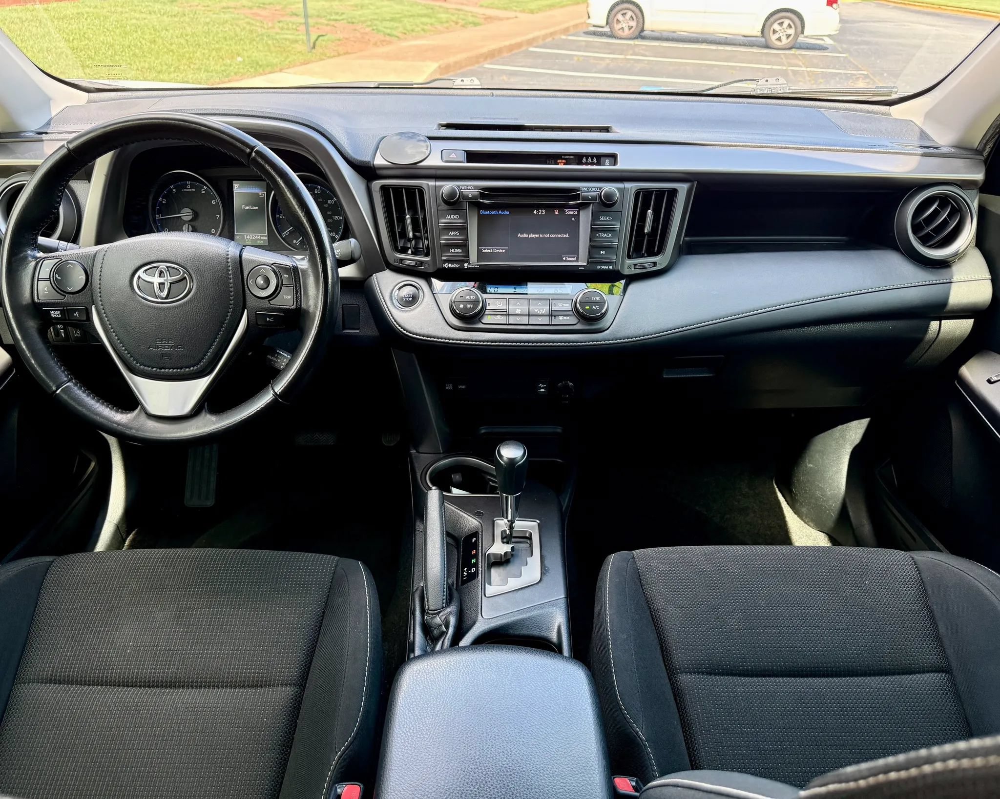 Used 2018 Toyota RAV4 XLE FWD image 15