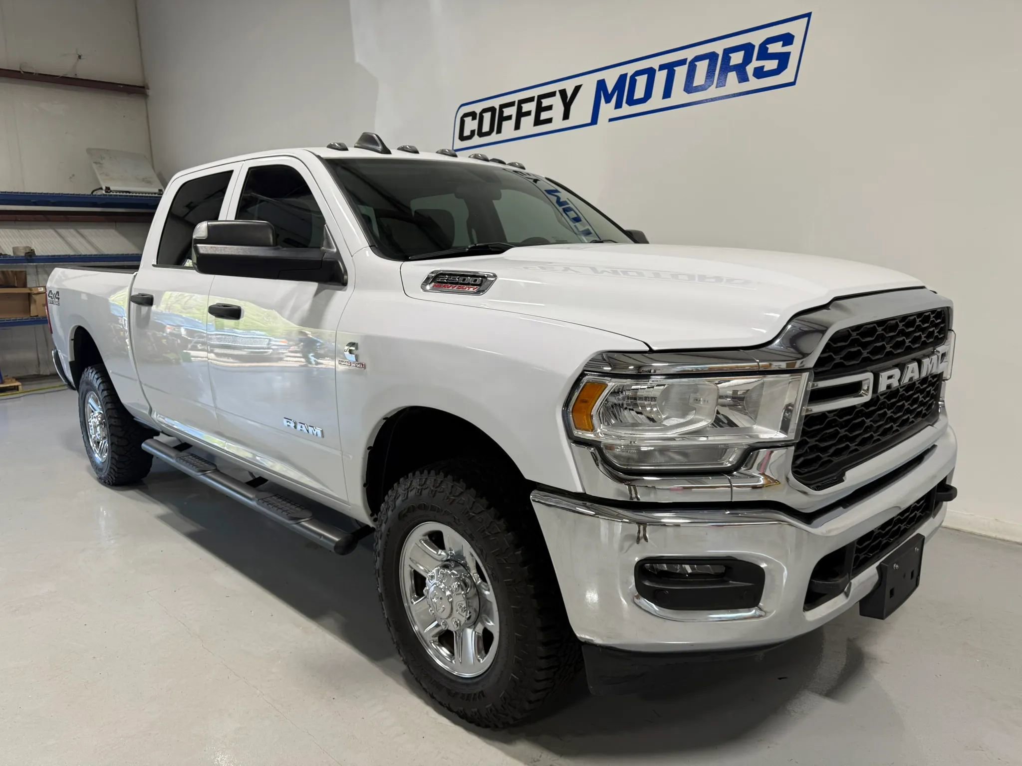 Used 2020 RAM 2500 Tradesman w/ Chrome Appearance Group AWD/4WD image 8