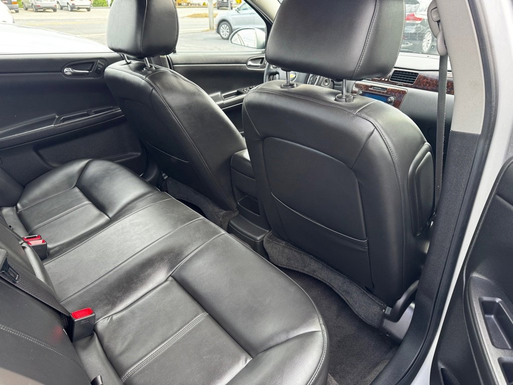 Used 2015 Chevrolet Impala LTZ image 14