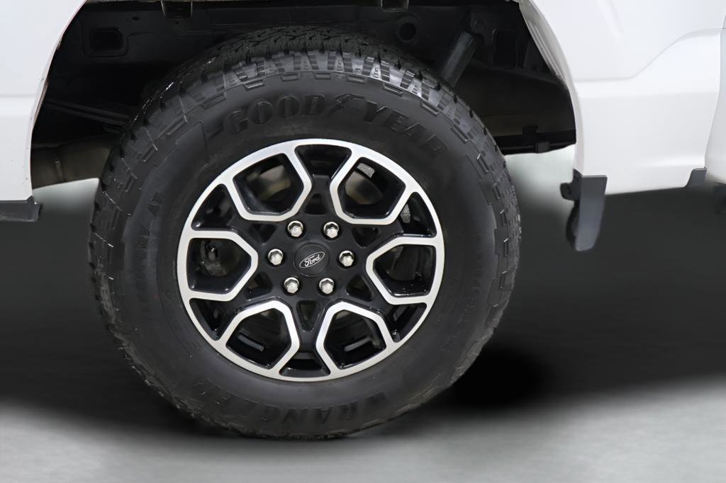 Used 2023 Ford F150 Lariat w/ Max Trailer Tow Package image 34