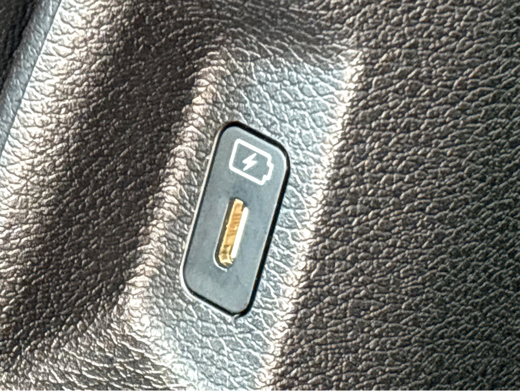 Used 2023 Kia Sportage EX image 25