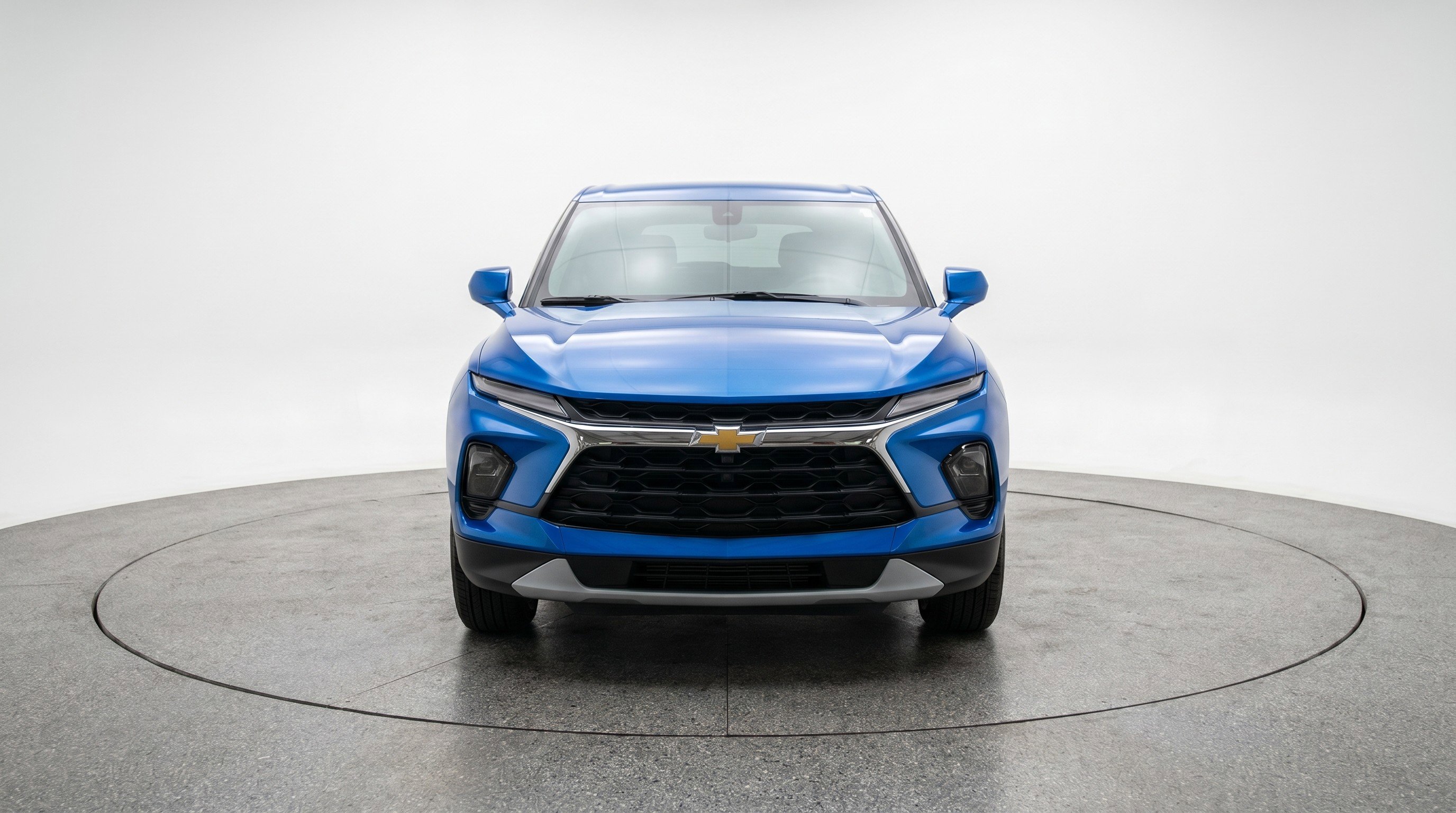 Used 2025 Chevrolet Blazer LT FWD image 2