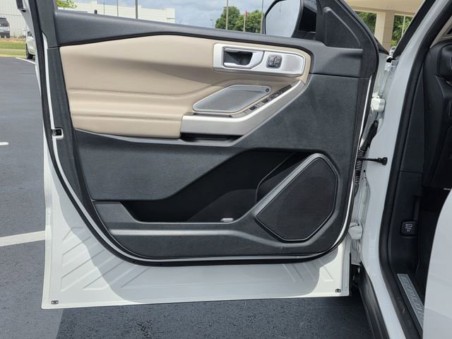 Used 2022 Ford Explorer Limited w/ Limited Technology Package RWD image 14