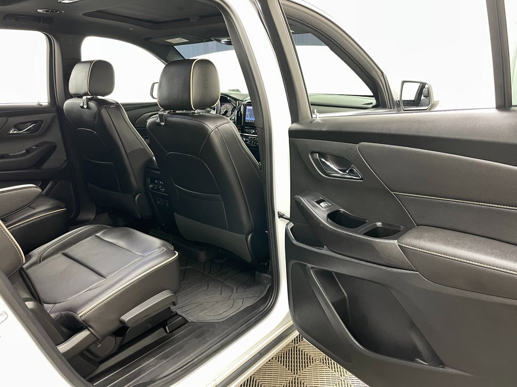 Certified 2023 Chevrolet Traverse Premier w/ LPO, Floor Liner Package image 45