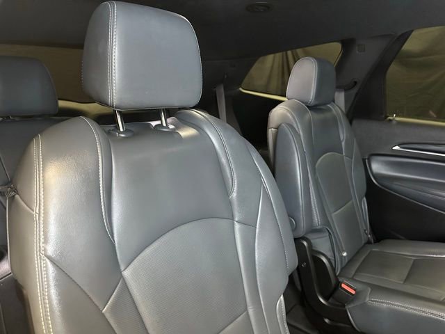 Used 2024 Buick Enclave Premium AWD/4WD image 18
