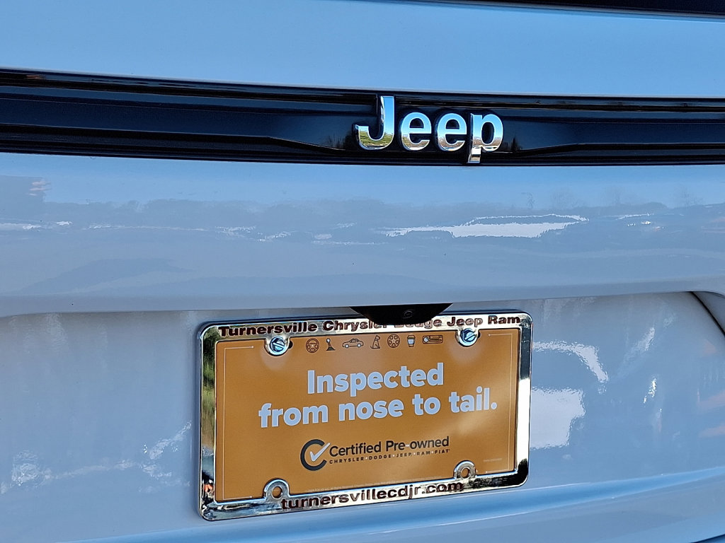 Certified 2023 Jeep Grand Cherokee Laredo image 16