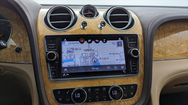 Used 2019 Bentley Bentayga AWD/4WD image 29