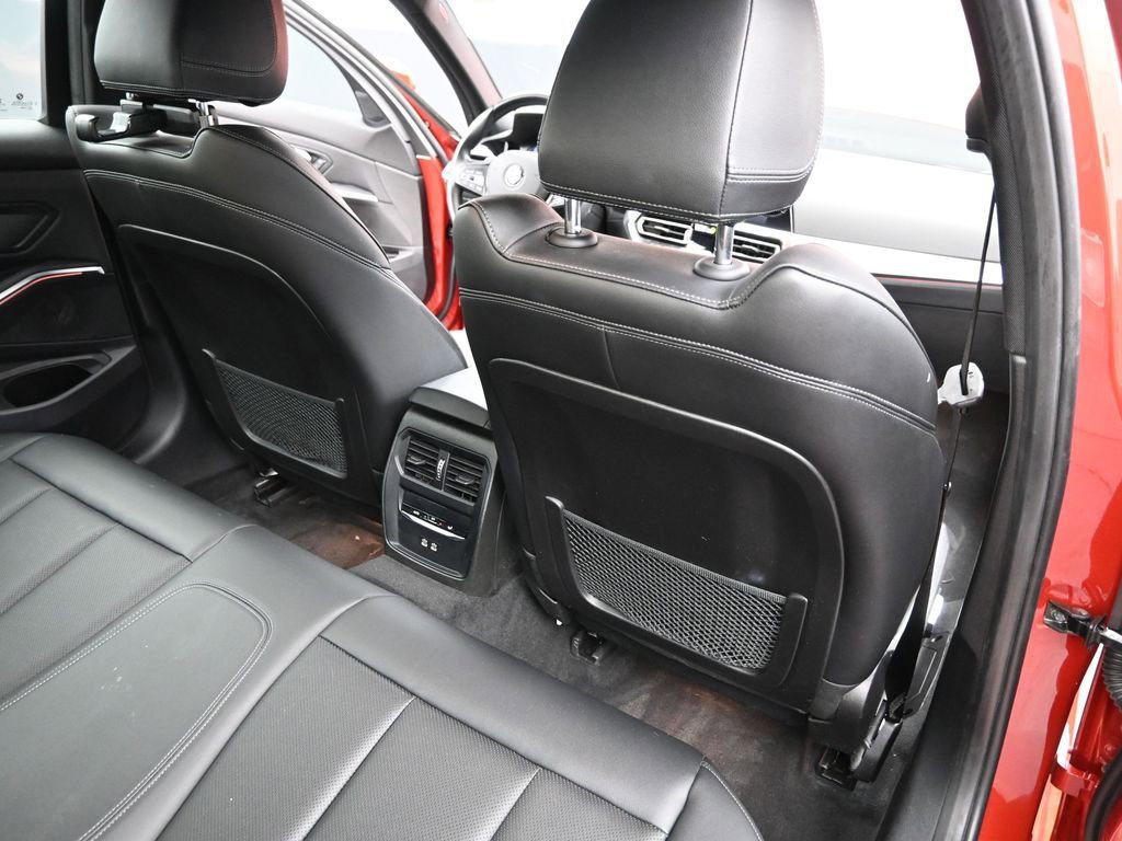 Used 2022 BMW 330i Sedan w/ Premium Package image 24