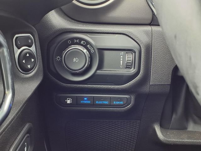 Used 2023 Jeep Wrangler Unlimited w/ Cold Weather Group image 18