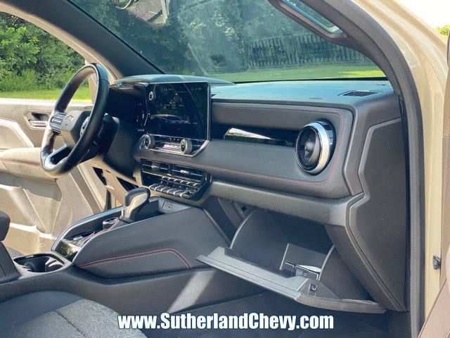 Used 2024 Chevrolet Colorado Z71 w/ LPO, Dark Essentials Package AWD/4WD image 22