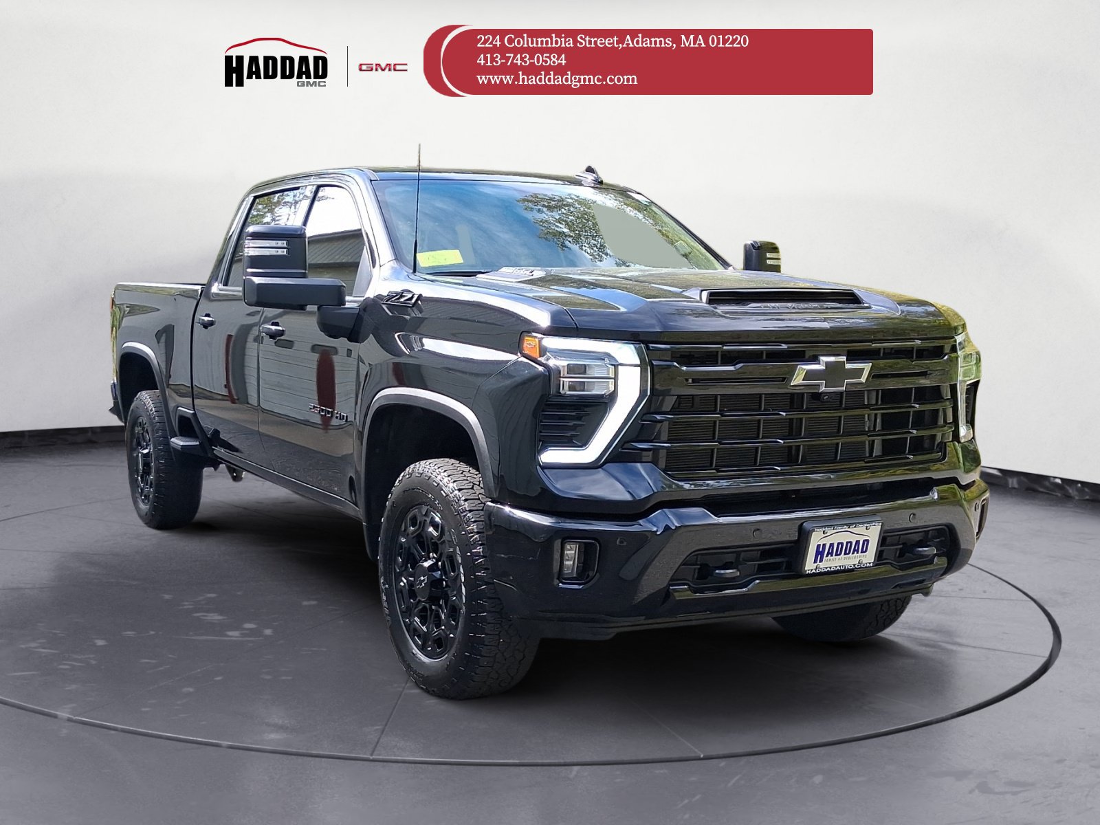 Used 2024 Chevrolet Silverado 2500 LTZ w/ LTZ Plus Package AWD/4WD image 3