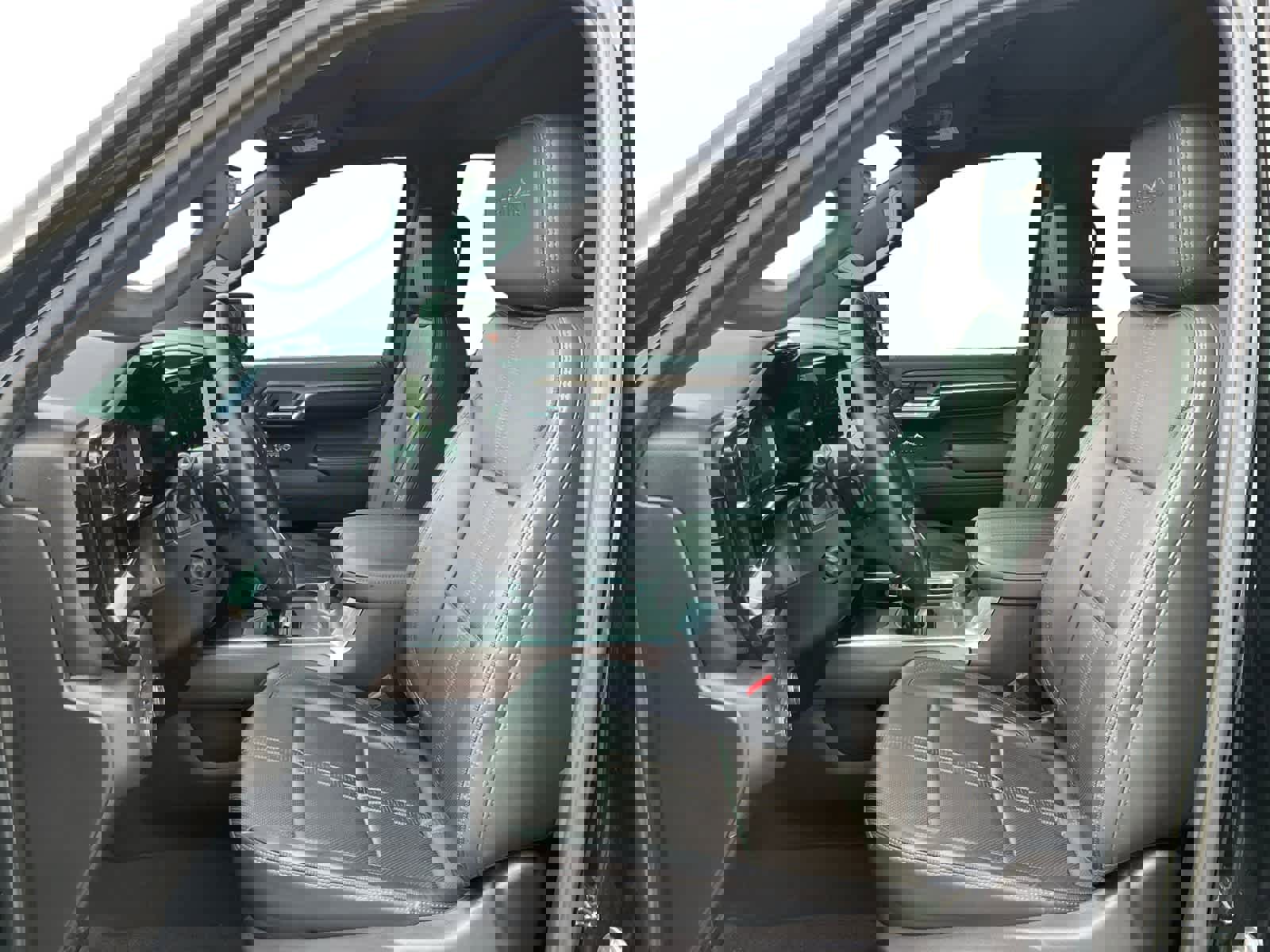 Used 2024 Chevrolet Silverado 1500 High Country w/ Midnight Edition image 9