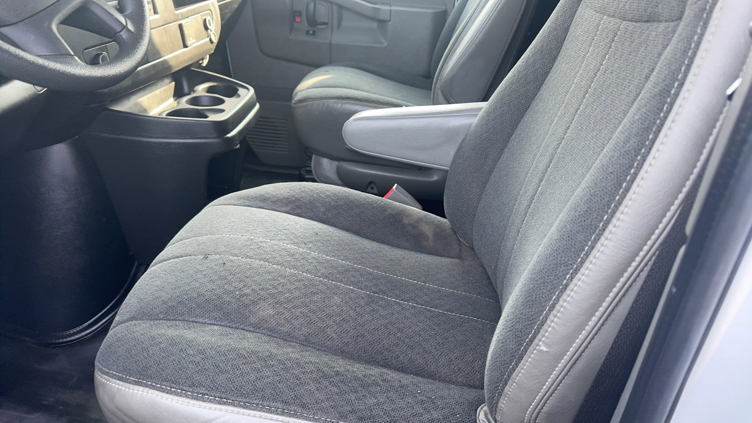 Used 2019 Chevrolet Express 2500 w/ Driver Convenience Package image 8