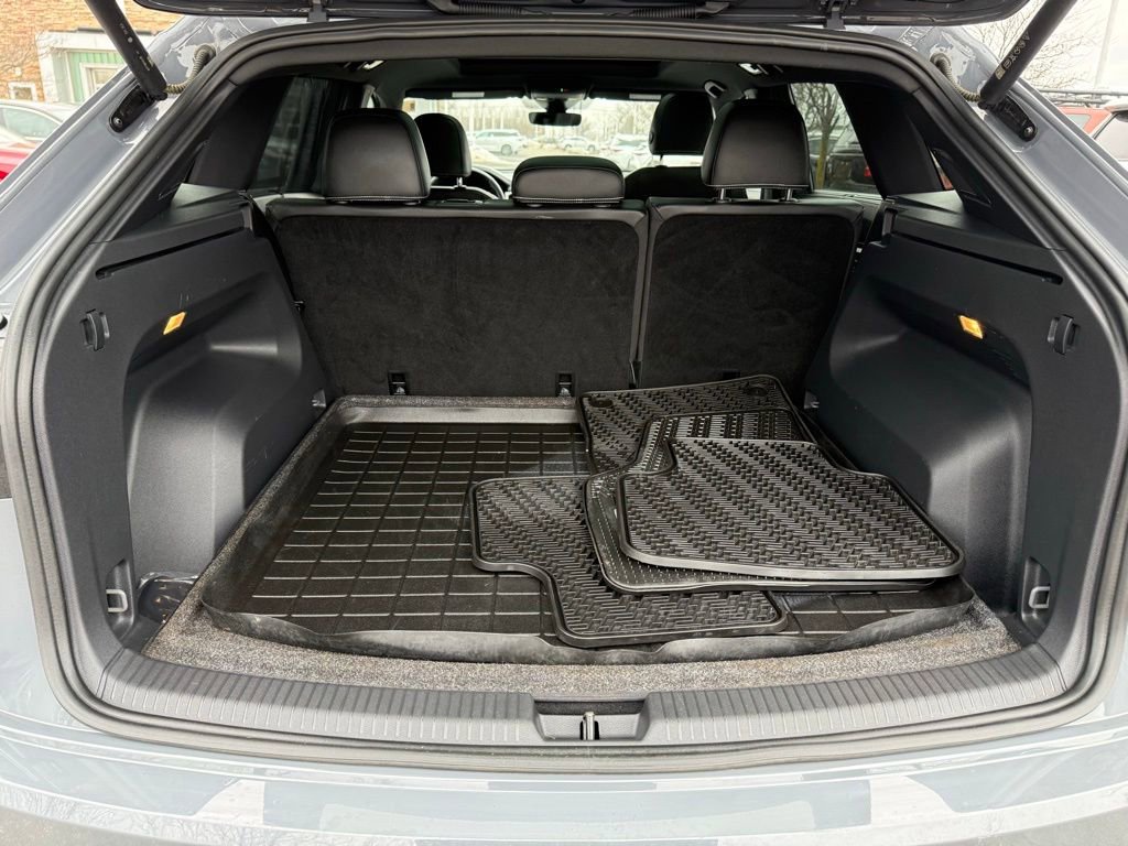 Used 2023 Volkswagen Atlas Cross Sport SEL Premium R-Line image 18