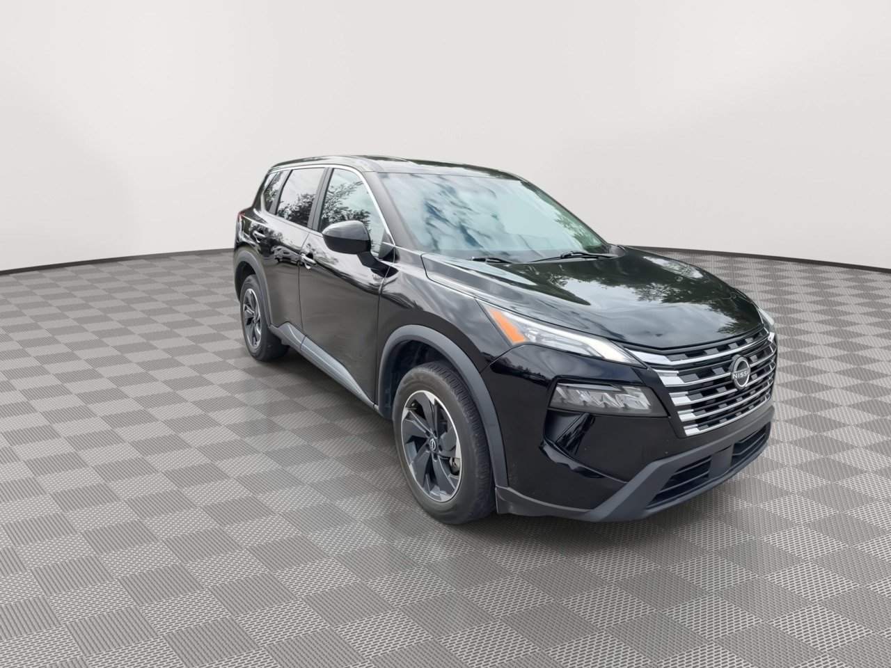 Used 2024 Nissan Rogue SV AWD/4WD image 2