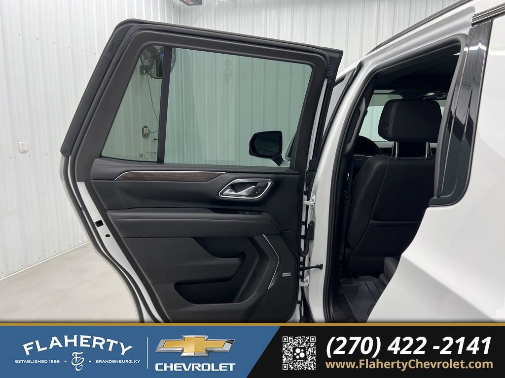 Used 2023 Chevrolet Tahoe Z71 w/ Luxury Package AWD/4WD image 10