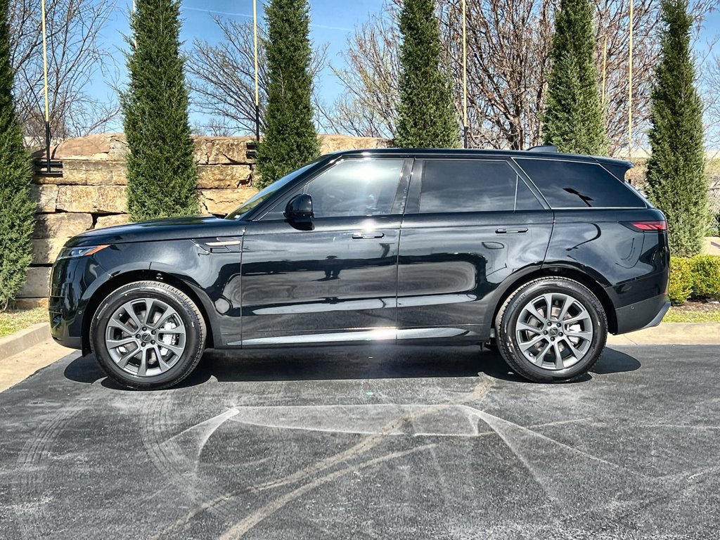 Used 2026 Land Rover Range Rover Sport SE AWD/4WD image 2